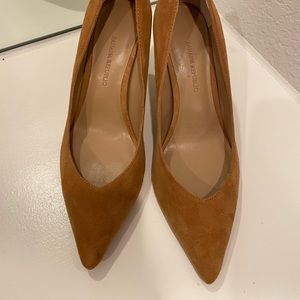 Banana republic pumps camel size 6.5